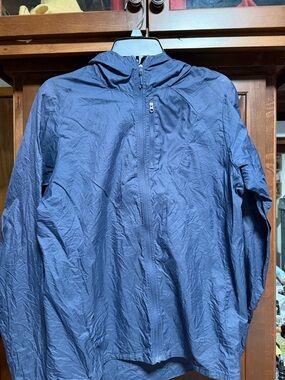 Patagonia Men's Navy Hooded Windbreaker Jacket